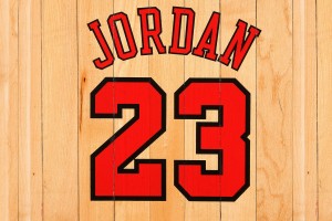 被韦世豪踢断腿的是谁，韦世豪被踩？